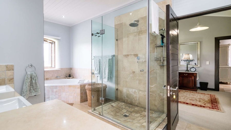 5 Bedroom Property for Sale in Oubaai Western Cape